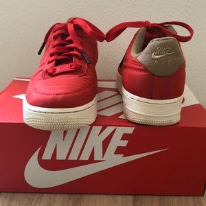 Nike Air Force 1